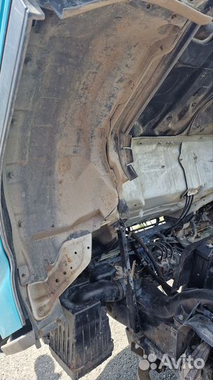 Nissan Diesel Condor, 2003