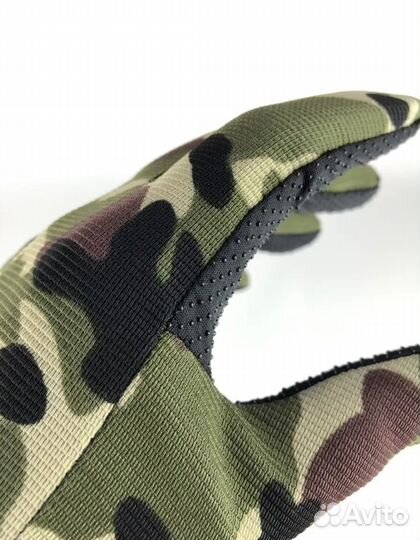 Спортивные перчатки