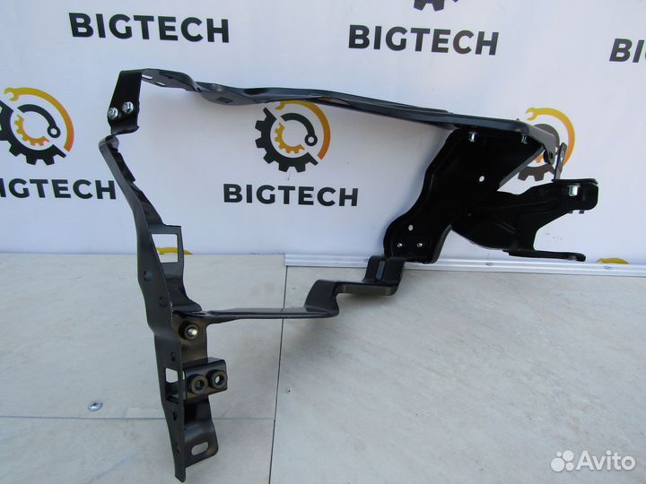 Рамка фары правая MercedesW204 A2046201291