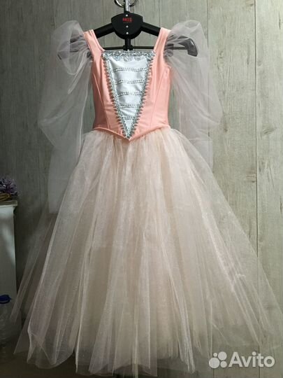 Пошив танцевальных, сценических костюмов и уборов