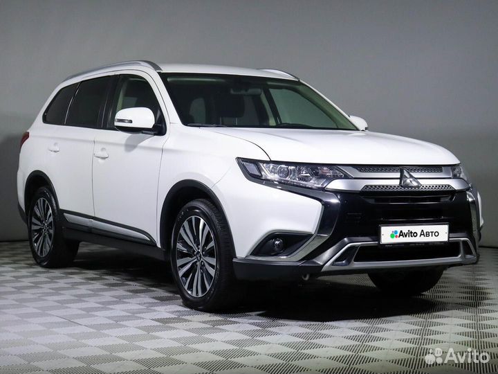 Mitsubishi Outlander 2.0 CVT, 2019, 67 620 км