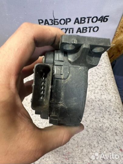 Педаль газа Nissan Primera P12