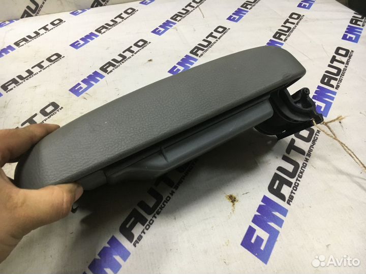 Подлокотник Мазда 6 GG