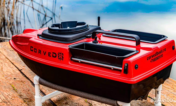 Кораблик для рыбалки и завоза прикормки