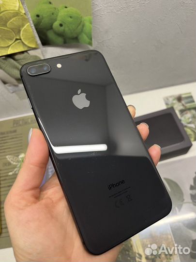 iPhone 8 Plus, 64 ГБ