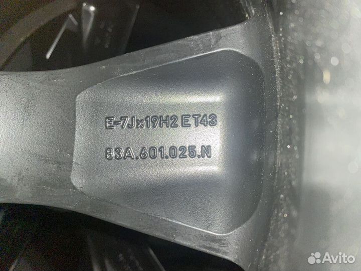 Оригинальные колеса Audi Q3 RSQ3 8U R19