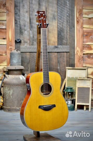 Yamaha FG-TA Трансакустическая гитара
