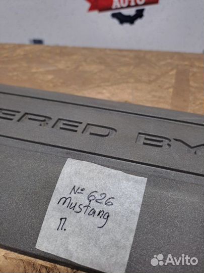 Декоративная крышка двигателя правая Ford Mustang