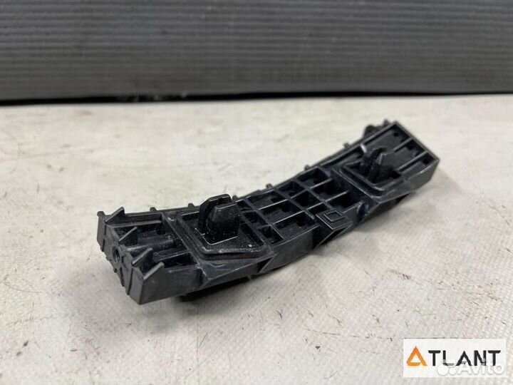 Крепление бампера передняя левая honda insight