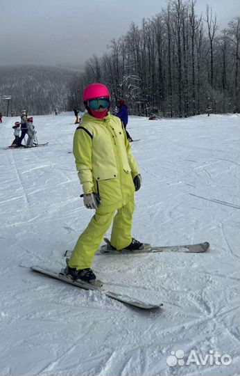 Горнолыжный костюм DC и шлем