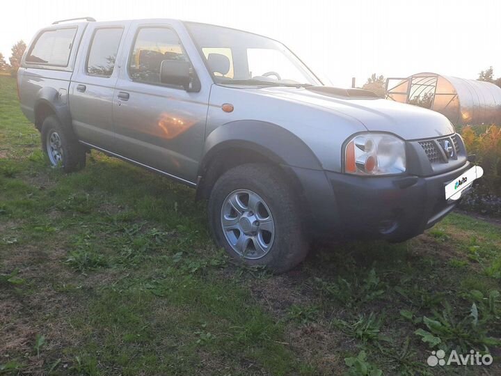 Nissan NP300 2.5 МТ, 2010, 135 000 км