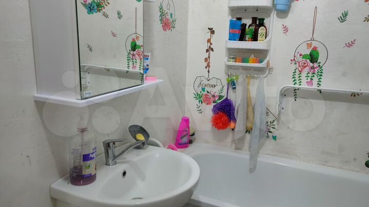 2-к. квартира, 49,3 м², 1/17 эт.