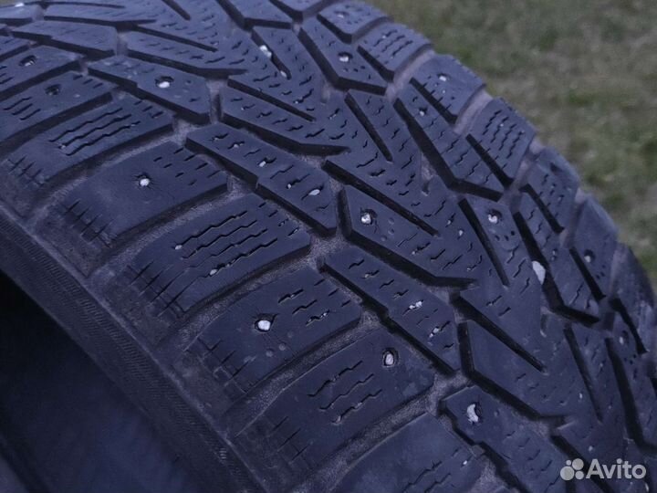 Nokian Tyres Hakkapeliitta 7 215/50 R17