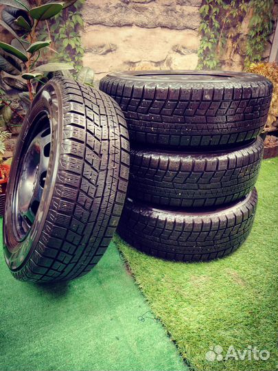 Зимние колеса в сборе Yokohama 215/65 R16