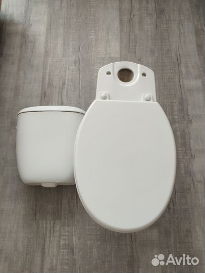 Унитаз с бачком