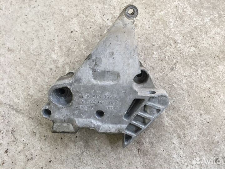 Кронштейн двигателя Skoda Octavia A5 (3313)