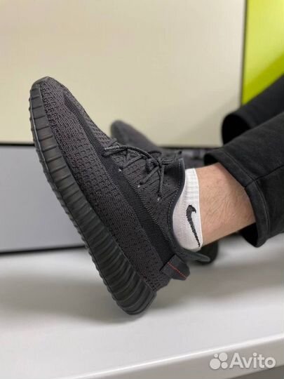 Кроссовки мужские Adidas Yeezy Boost 350 v2