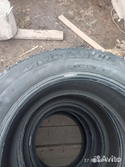 Bridgestone Blizzak VRX 215/55 R16