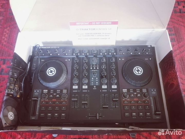 Dj контроллер Traktor kontrol s4 mk1