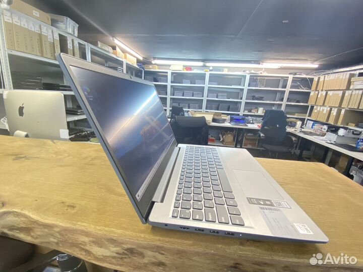 Ноутбук Lenovo s145-15iii Как новый