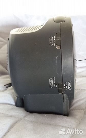 Продам радиобудильник б/у