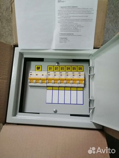 Распределительный щит с автоматами