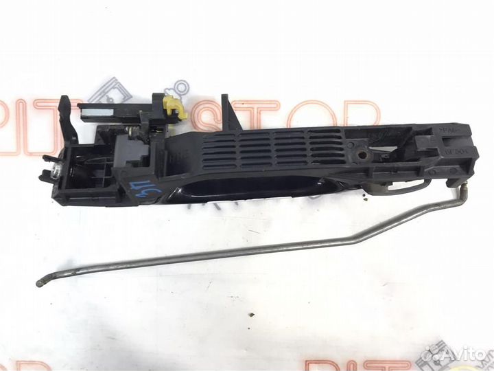 Внешняя ручка задней правой двери Toyota Estima