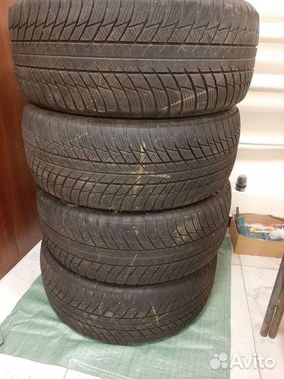 Bridgestone Blizzak LM-001 245/50 R19 105V
