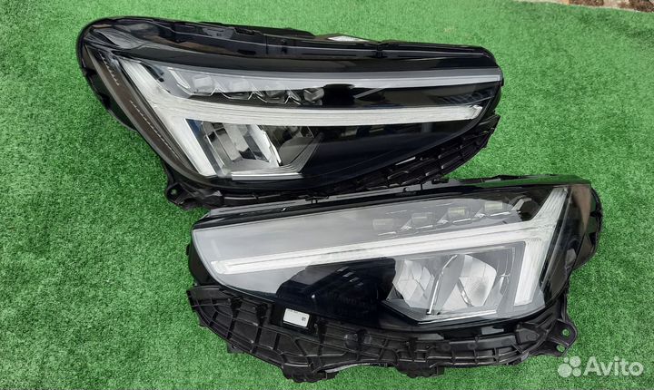 Volvo XC40 рестайлинг передние фары