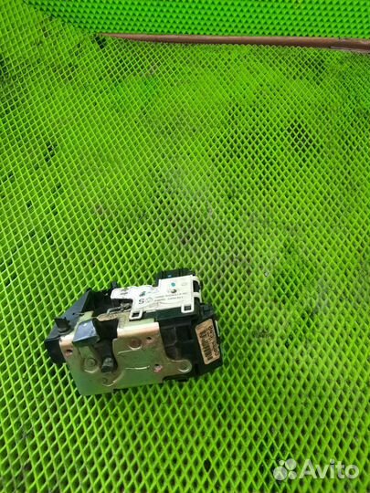 Замок бардачка Ford Escape