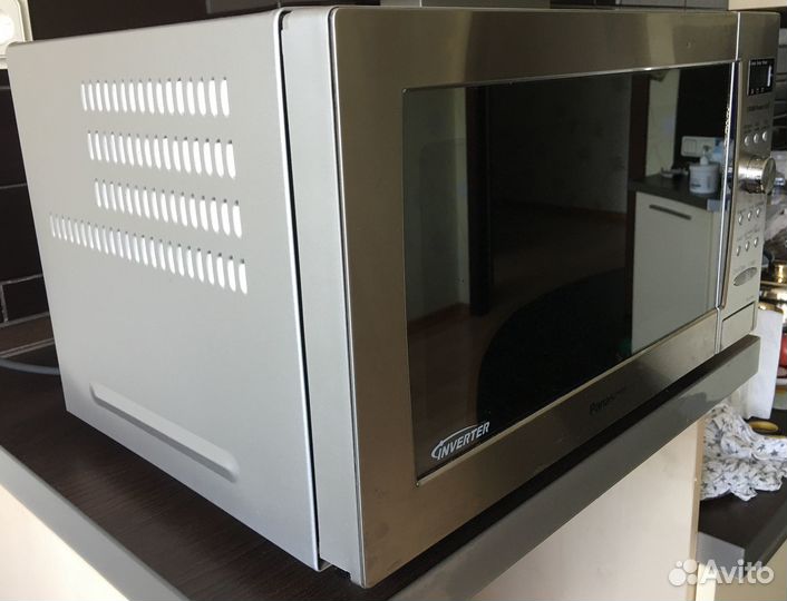 Микроволновая печь с грилем Panasonic NN-GD588S