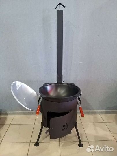 Казан на 12 литров и печь с дверцей и трубой
