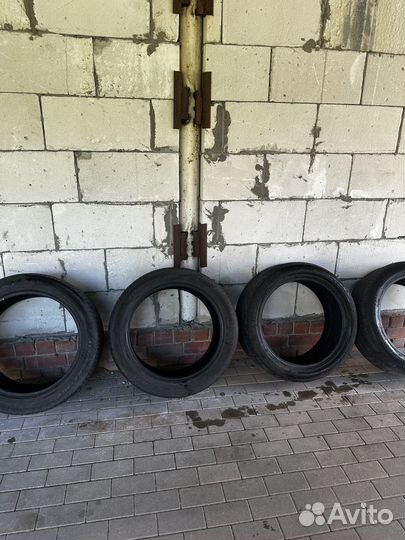 Pirelli P Zero 275/45 R21 и 315/40 R21 111Y