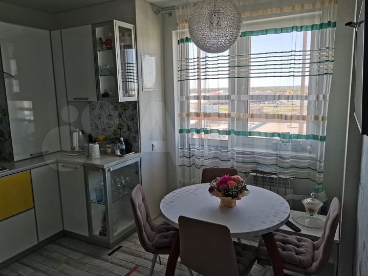 2-к. квартира, 74 м², 9/12 эт.