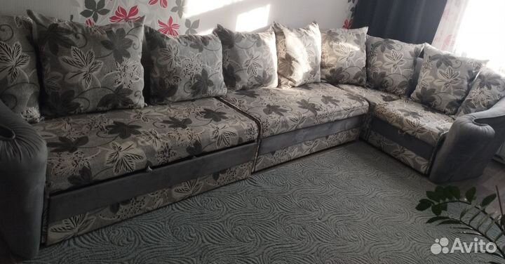 Большой угловой диван бу