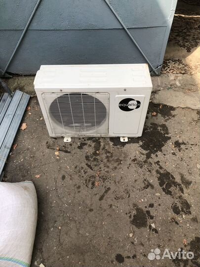 Наружный блок кондиционера 09