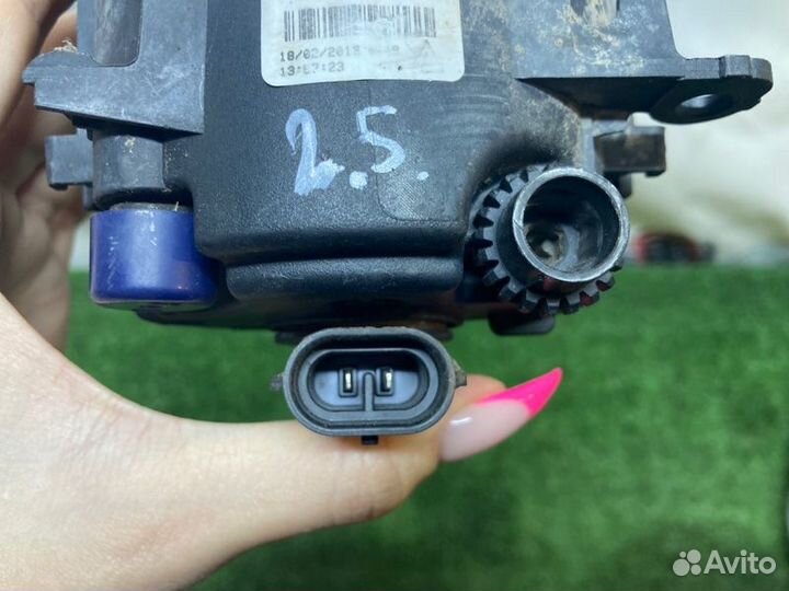 Фара противотуманная левая Renault Duster 2013