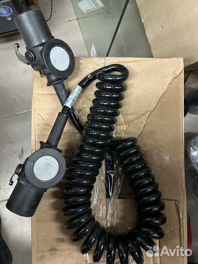 Запчасти на машину Scania