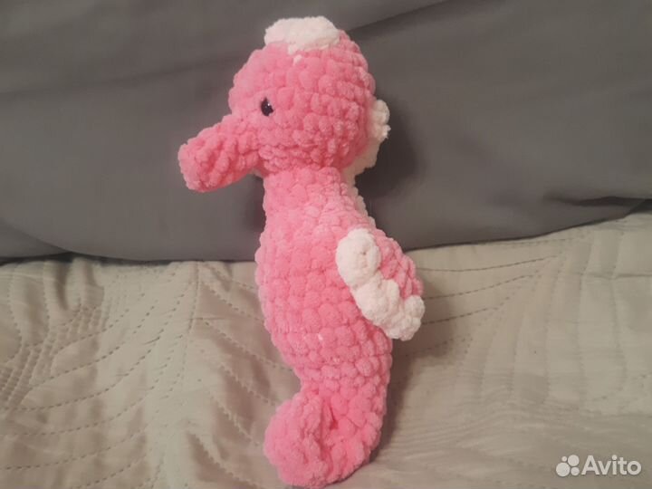 Морской конек, вязаная игрушка