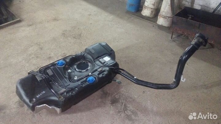 Бензобак лада веста