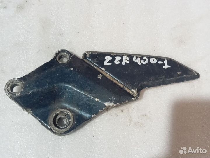 Кронштейн передний левый Kawasaki ZZR 400-1