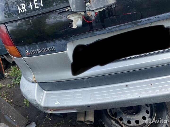 Mitsubishi space runner задний фонарь