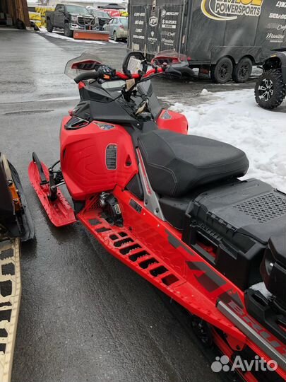 BRP Lynx XTerrain Brutal 850 E-TEC