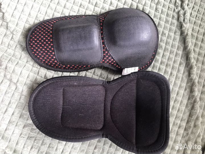 Подам наколенники