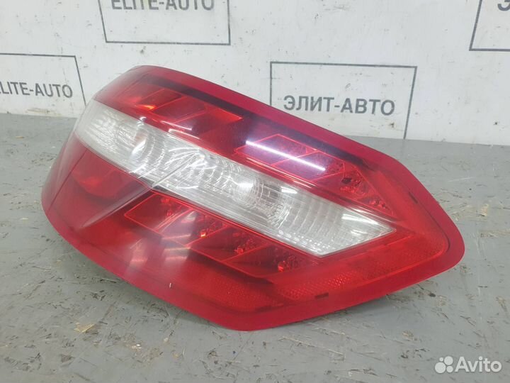 Фонарь внешний правый Mercedes W212 E