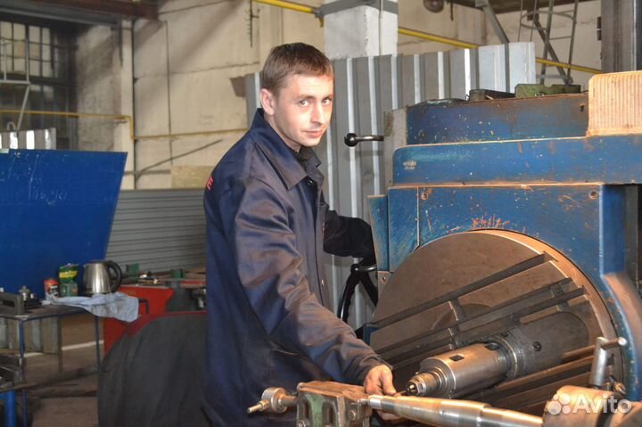 Токарь - расточник