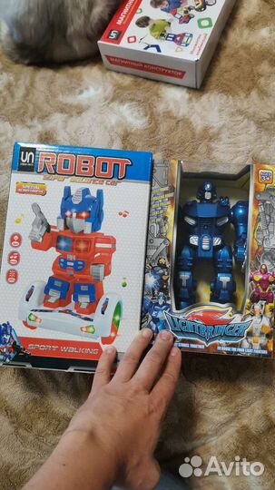 Много игрушек, конструктор магнитный