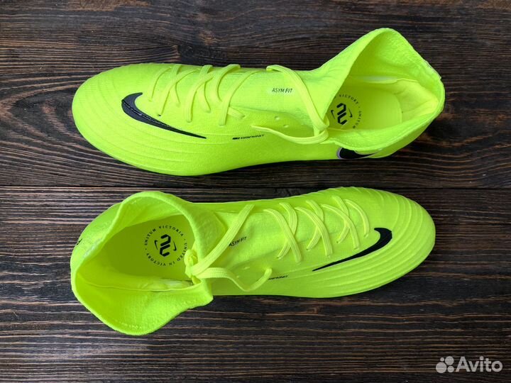 Футбольные бутсы Nike Phantom Luna Elite FG