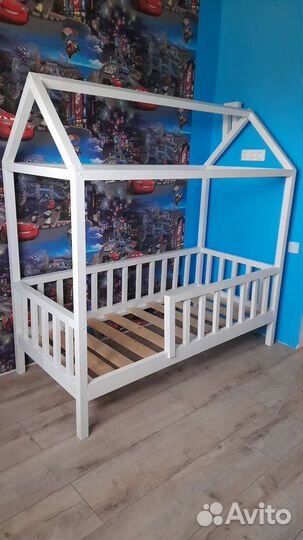 Кровать детская с матрасом