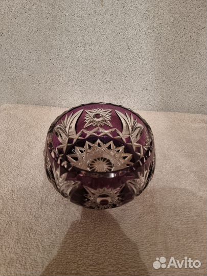 Хрустальная ваза из цветного хрусталя